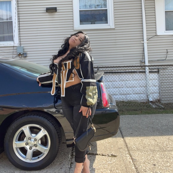 Asymmetric Jacket/Top - Picture 2 of 9